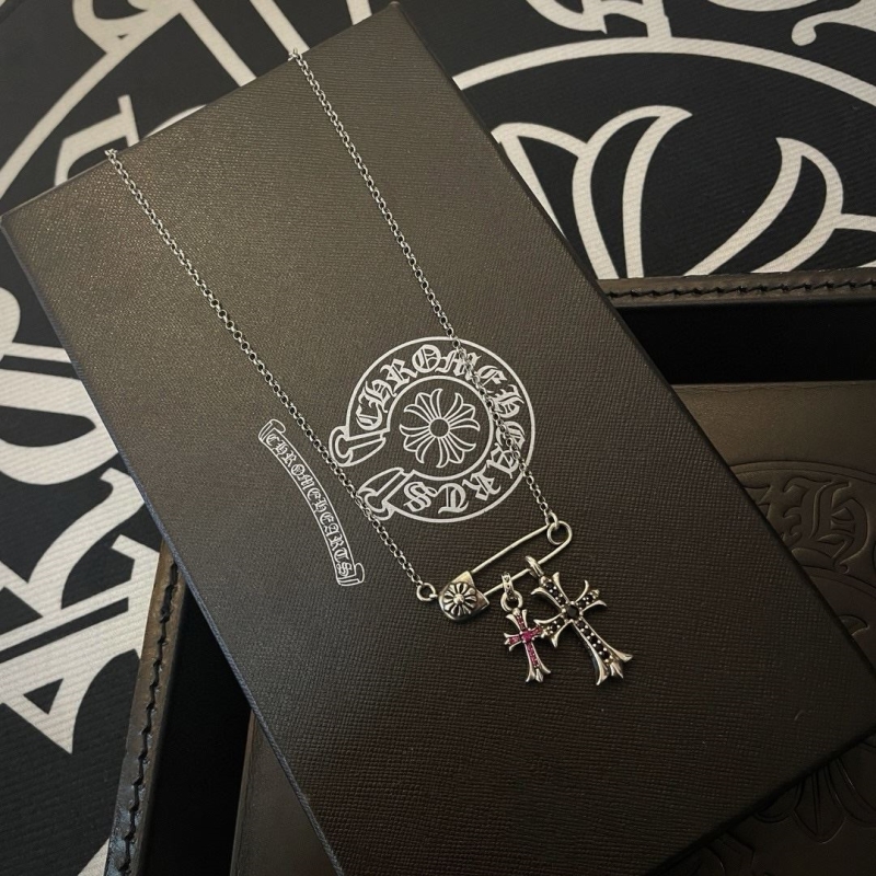 Ch**me He**ts necklaces